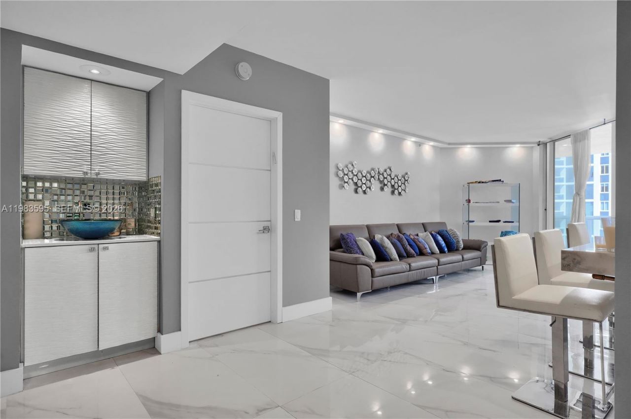 4775 Collins Ave, Unit 3508, Miami Beach, FL 33140 Photo