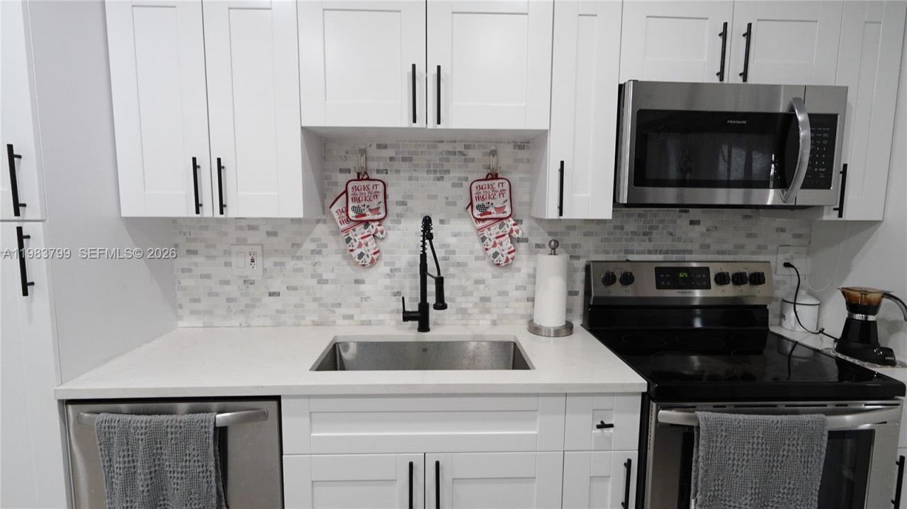 14580 Harrison St , Miami, FL 33176 Photo