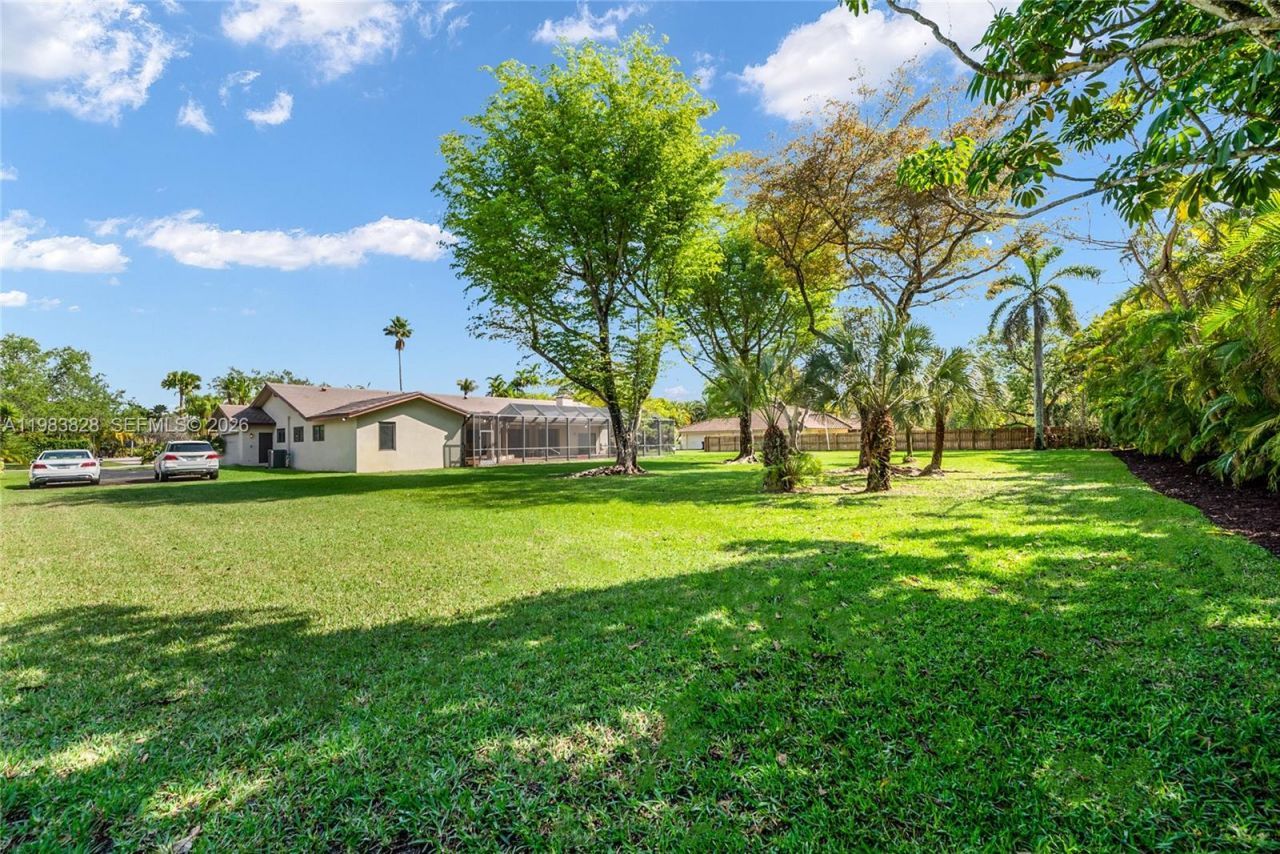 9600 SW 103rd St , Miami, FL 33176 Photo