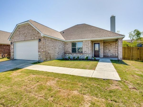 4113 Bridle Path Lane, Sanger, TX 76266