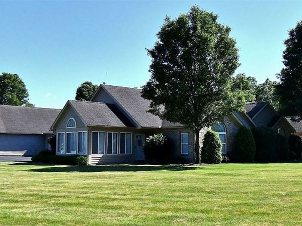 2104 Willowbrook, Warren, OH 44483
