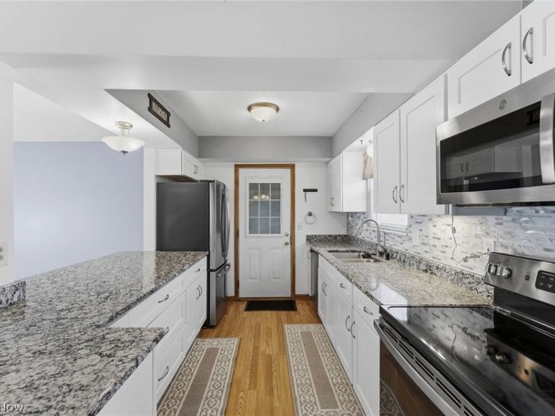 7127 Lake Shore Boulevard, Mentor, OH 44060 Photo 4