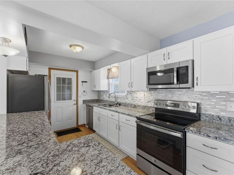 7127 Lake Shore Boulevard, Mentor, OH 44060 Photo 5