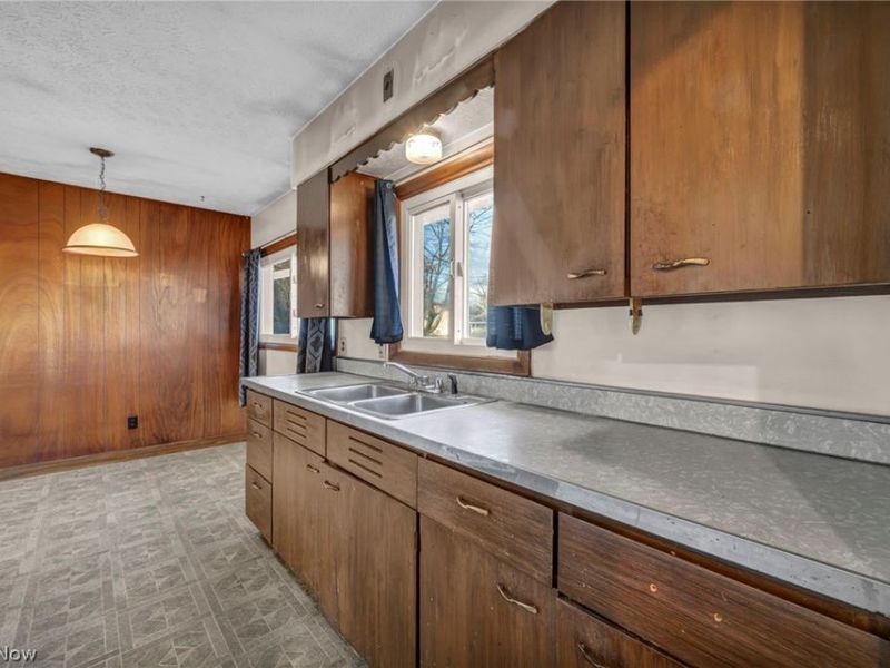 5873 Doxmere Drive, Parma Heights, OH 44130 Photo 15