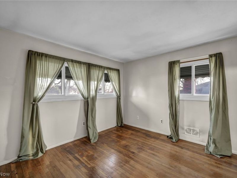 5873 Doxmere Drive, Parma Heights, OH 44130 Photo 17