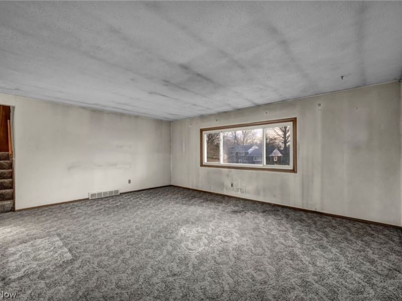 5873 Doxmere Drive, Parma Heights, OH 44130 Photo 9