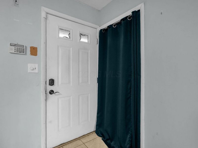 5123 Carbondale Drive , Columbus, OH 43232 Photo 4