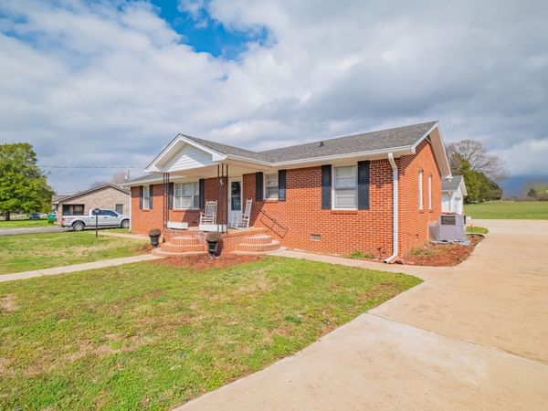 1114 N High St, Winchester, TN 37398