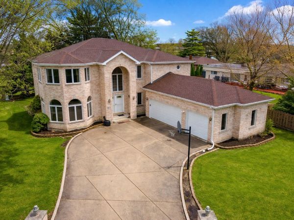 1007 Wildwood Lane , Mount Prospect, IL 60056