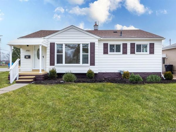 29940 Commonwealth Street, Roseville, MI 48066