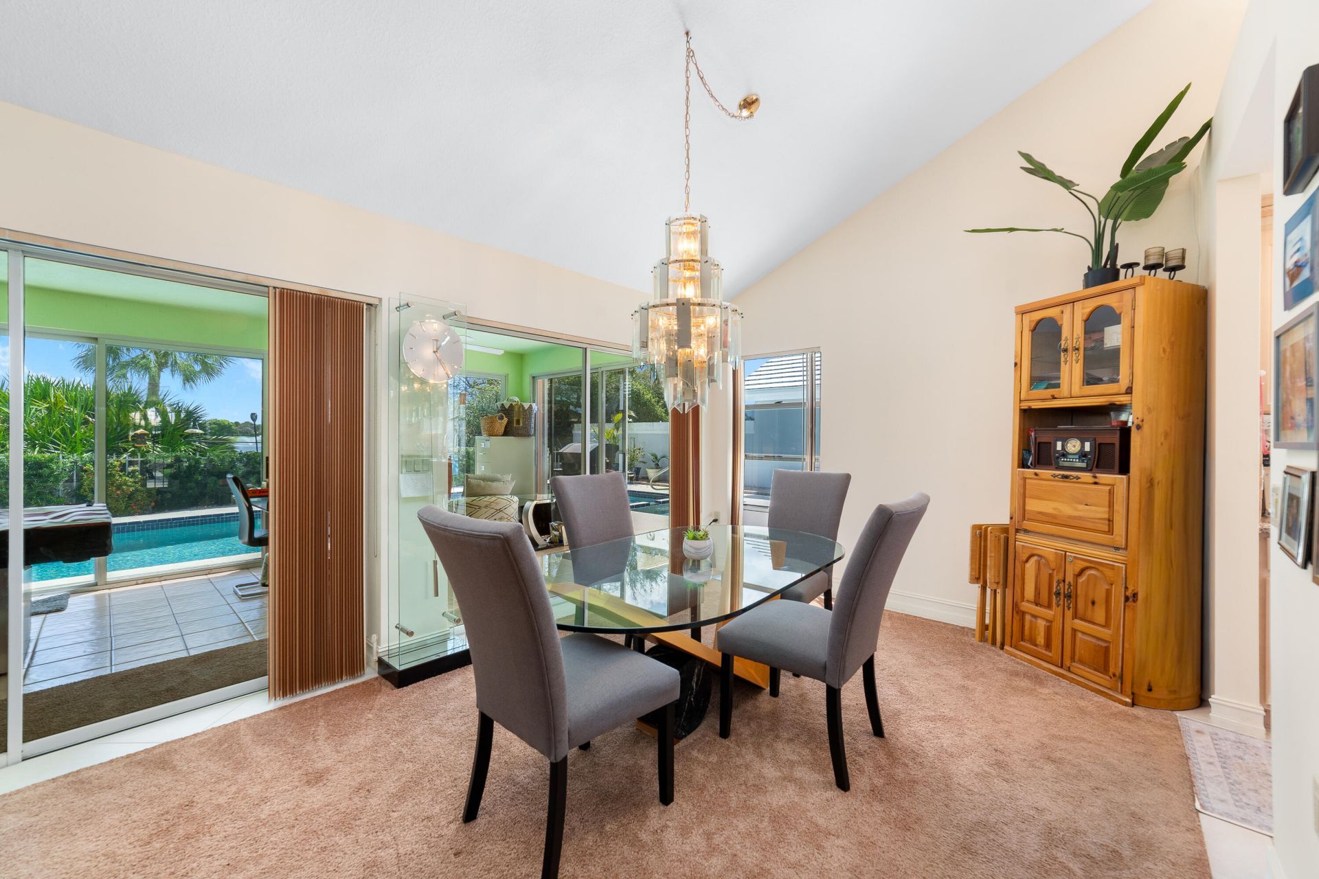 2370 Saratoga Bay Drive, West Palm Beach, FL 33409 Photo