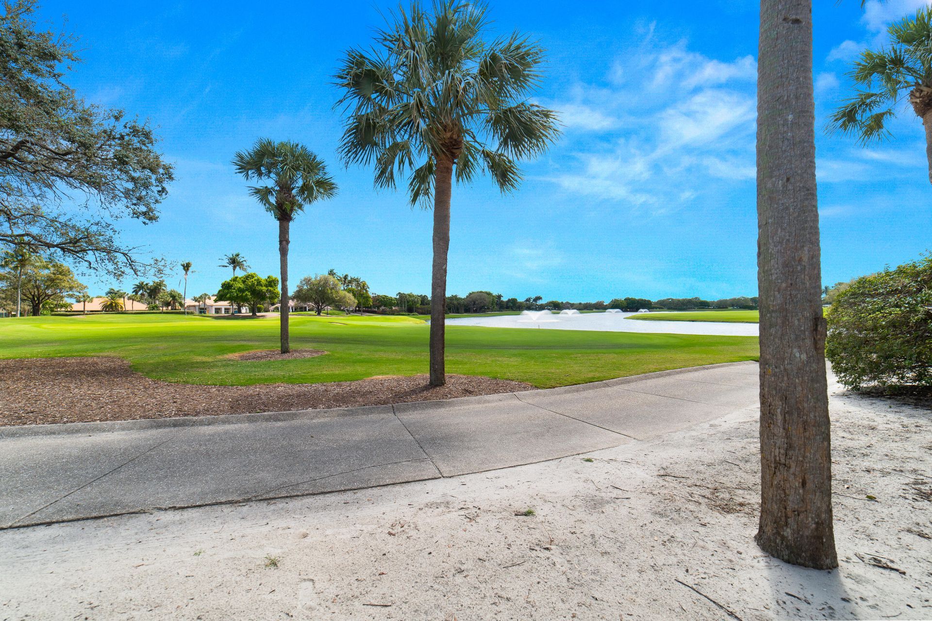 2370 Saratoga Bay Drive, West Palm Beach, FL 33409 Photo