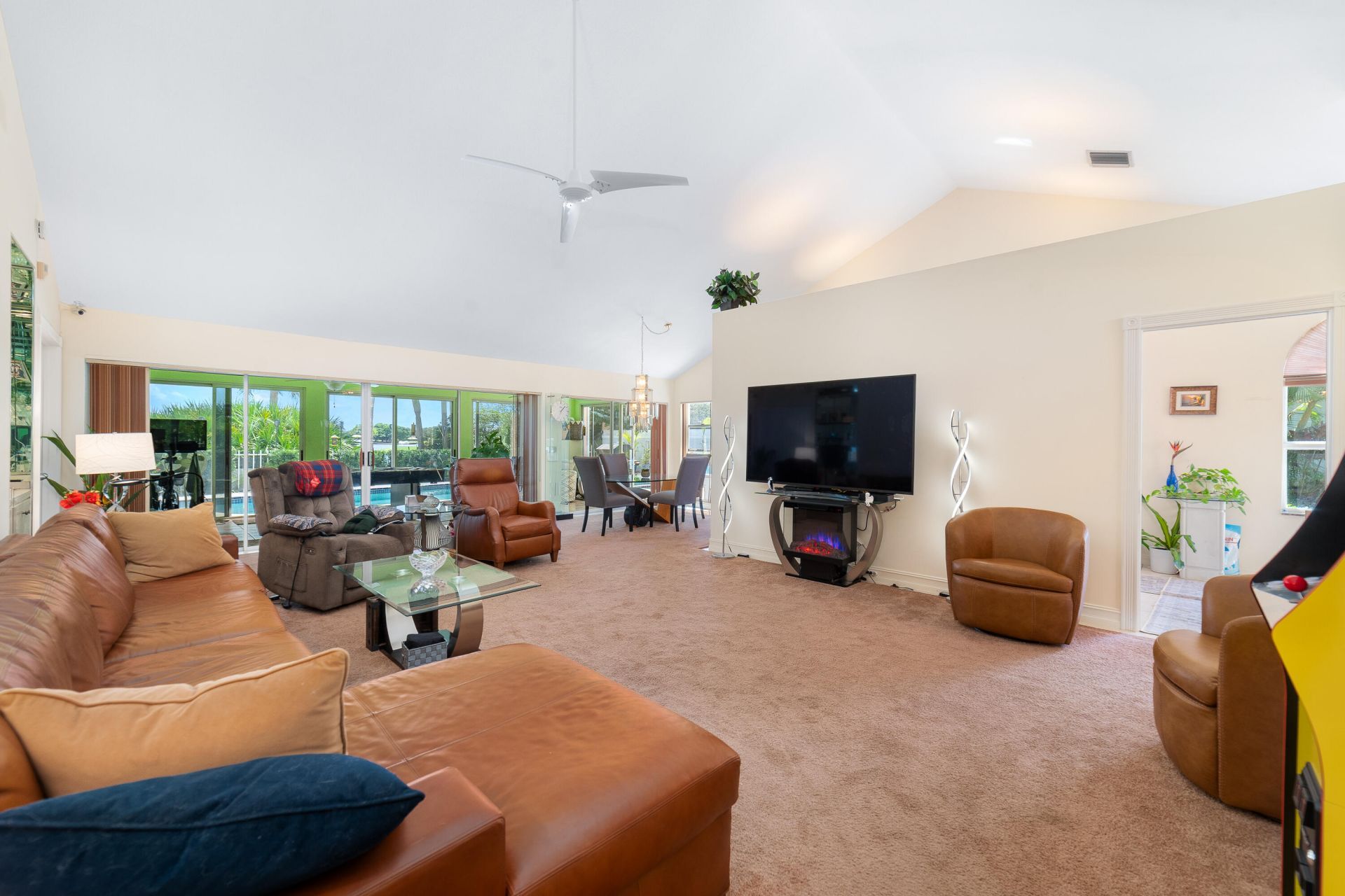 2370 Saratoga Bay Drive, West Palm Beach, FL 33409 Photo