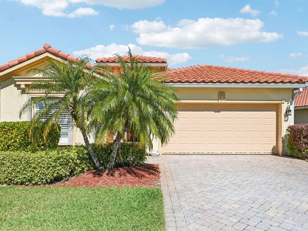 6364 Lennox Lane, Vero Beach, FL 32966