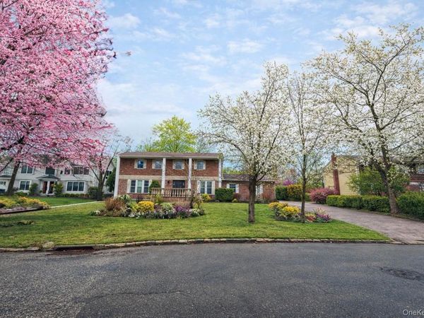 26 Birchdale Lane, Port Washington, NY 11050