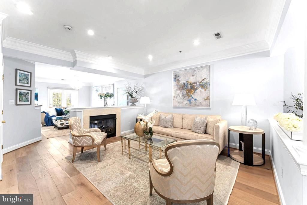 75 Swanton Mews, Unit 200, Gaithersburg, MD 20878 Main Photo