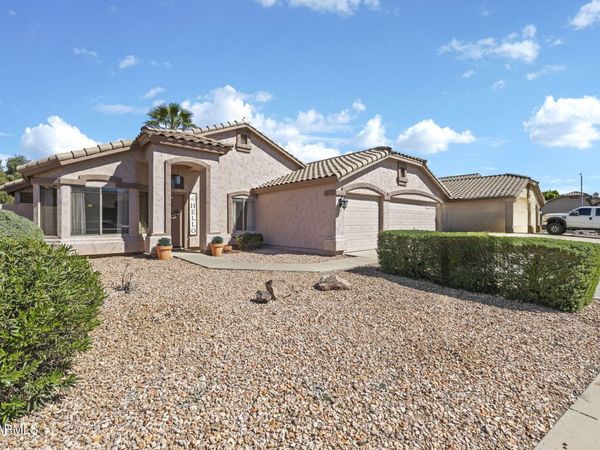 8336 W STELLA Way, Glendale, AZ 85305
