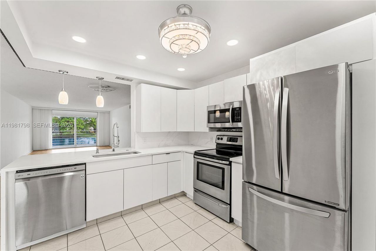 4301 Martinique Cir , Unit H2, Coconut Creek, FL 33066 Photo