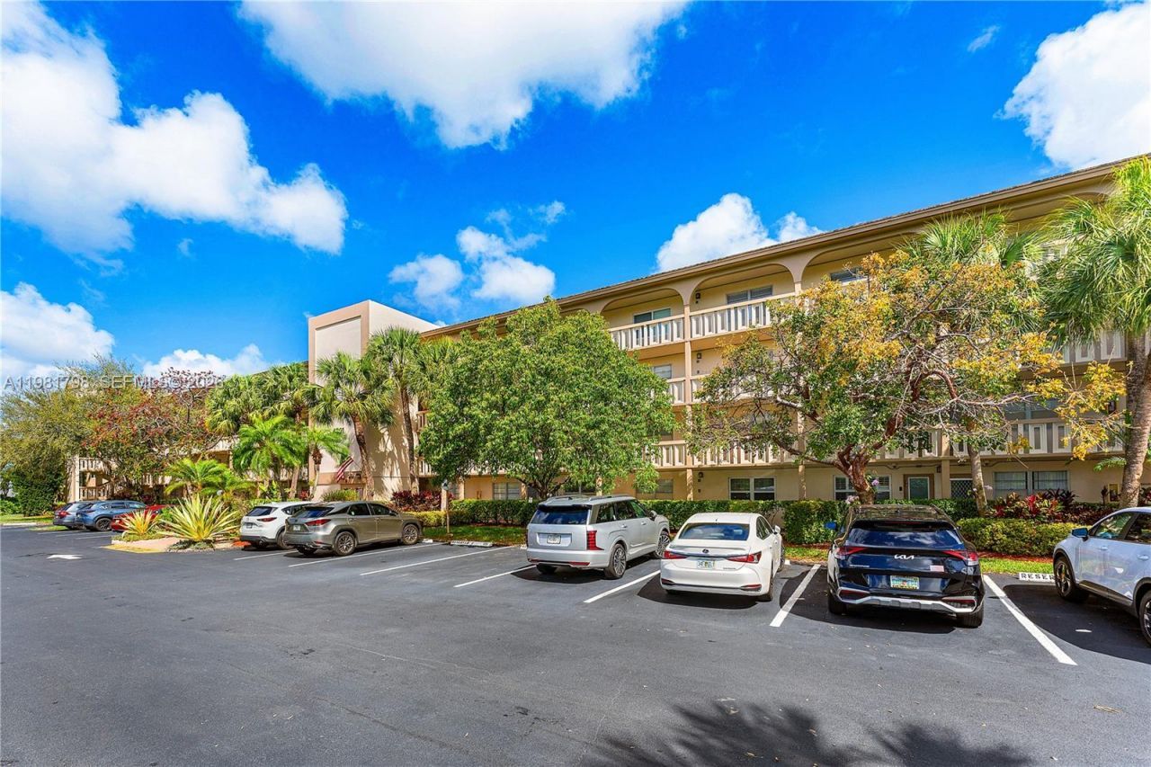 4301 Martinique Cir , Unit H2, Coconut Creek, FL 33066 Photo