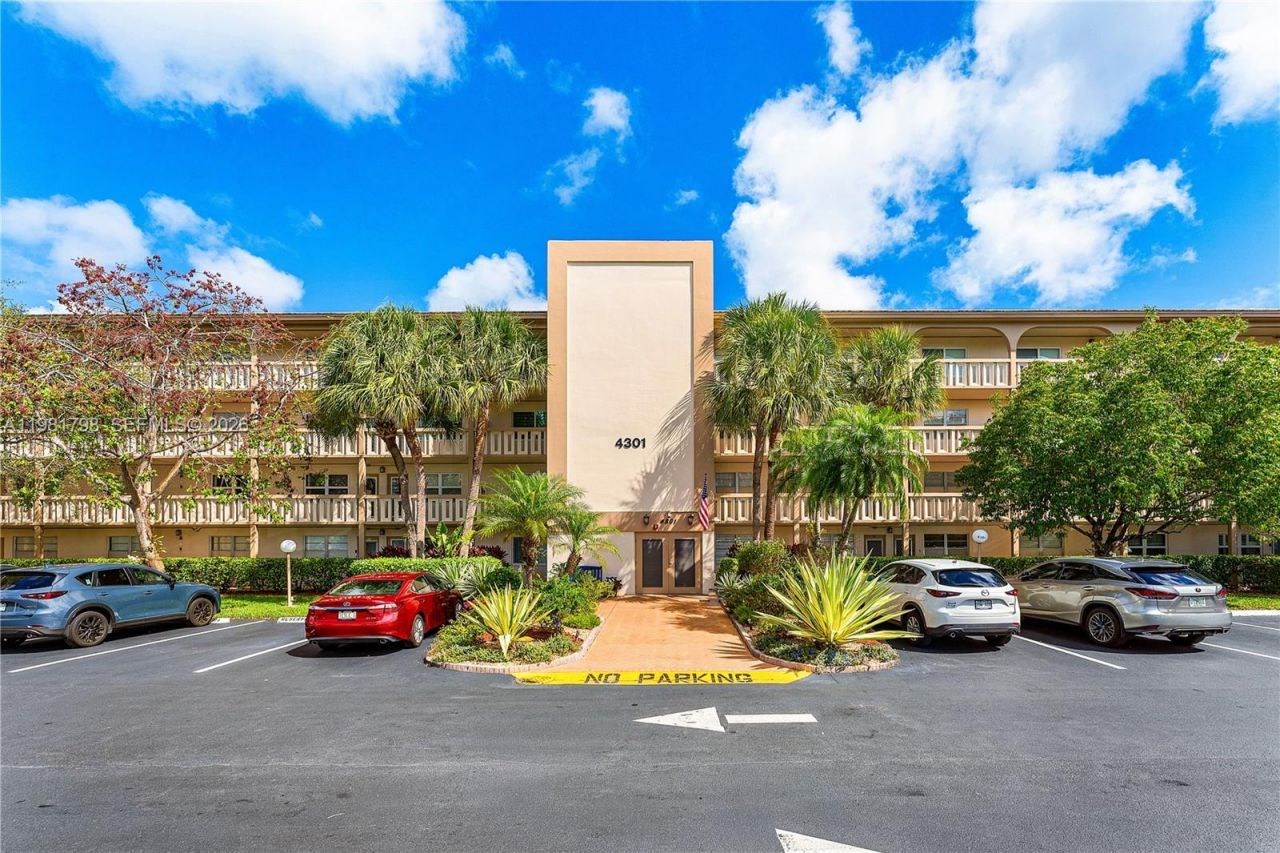 4301 Martinique Cir , Unit H2, Coconut Creek, FL 33066 Photo