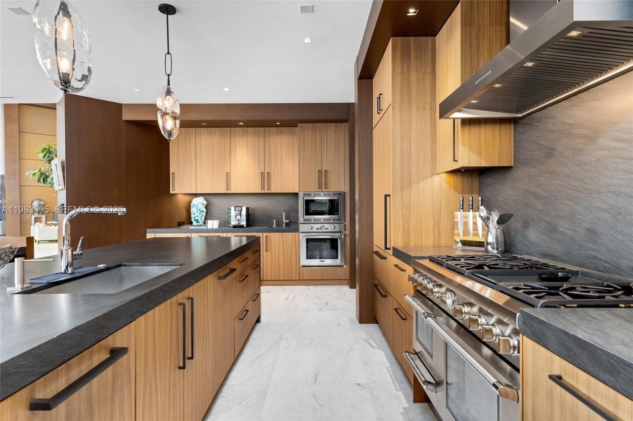 84 Isla Bahia Dr , Fort Lauderdale, FL 33316 Photo