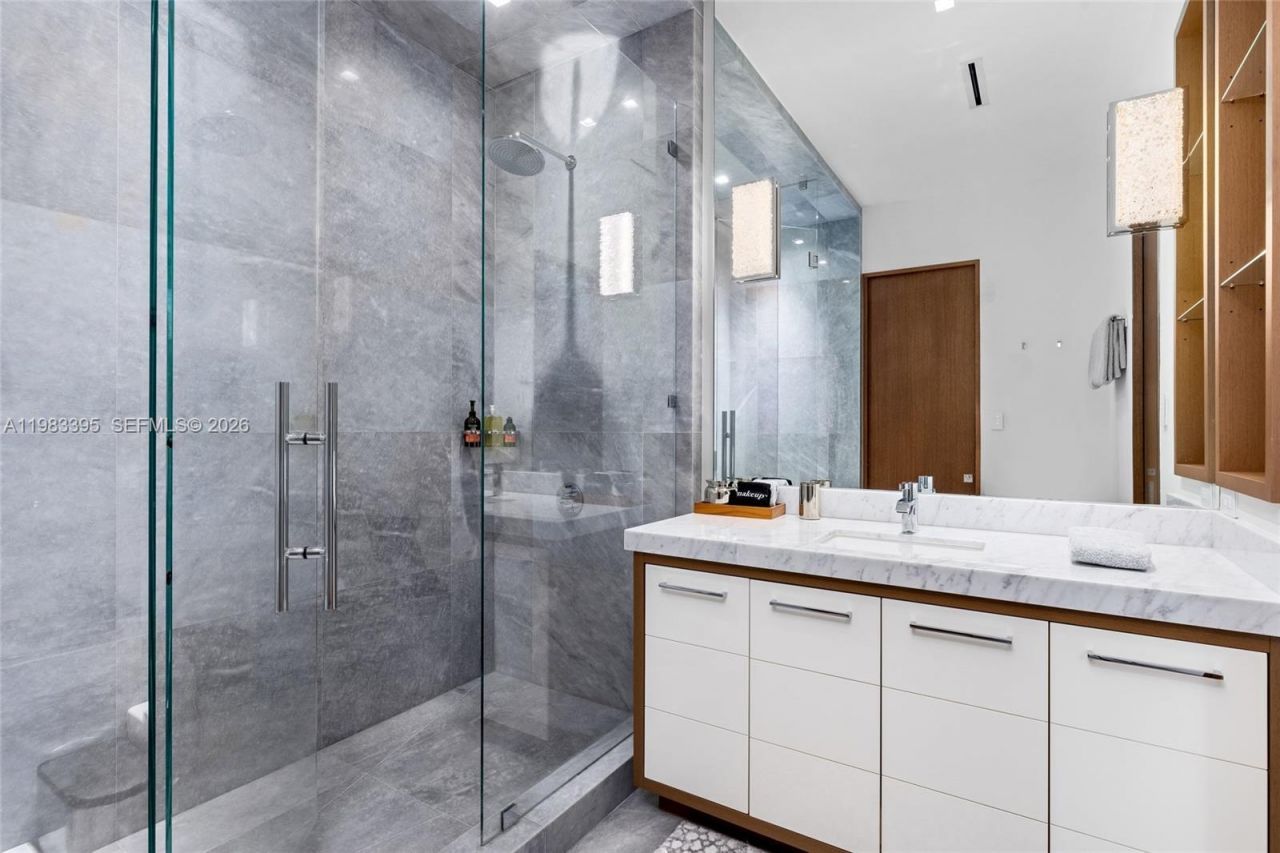 84 Isla Bahia Dr, Fort Lauderdale, FL 33316 Photo