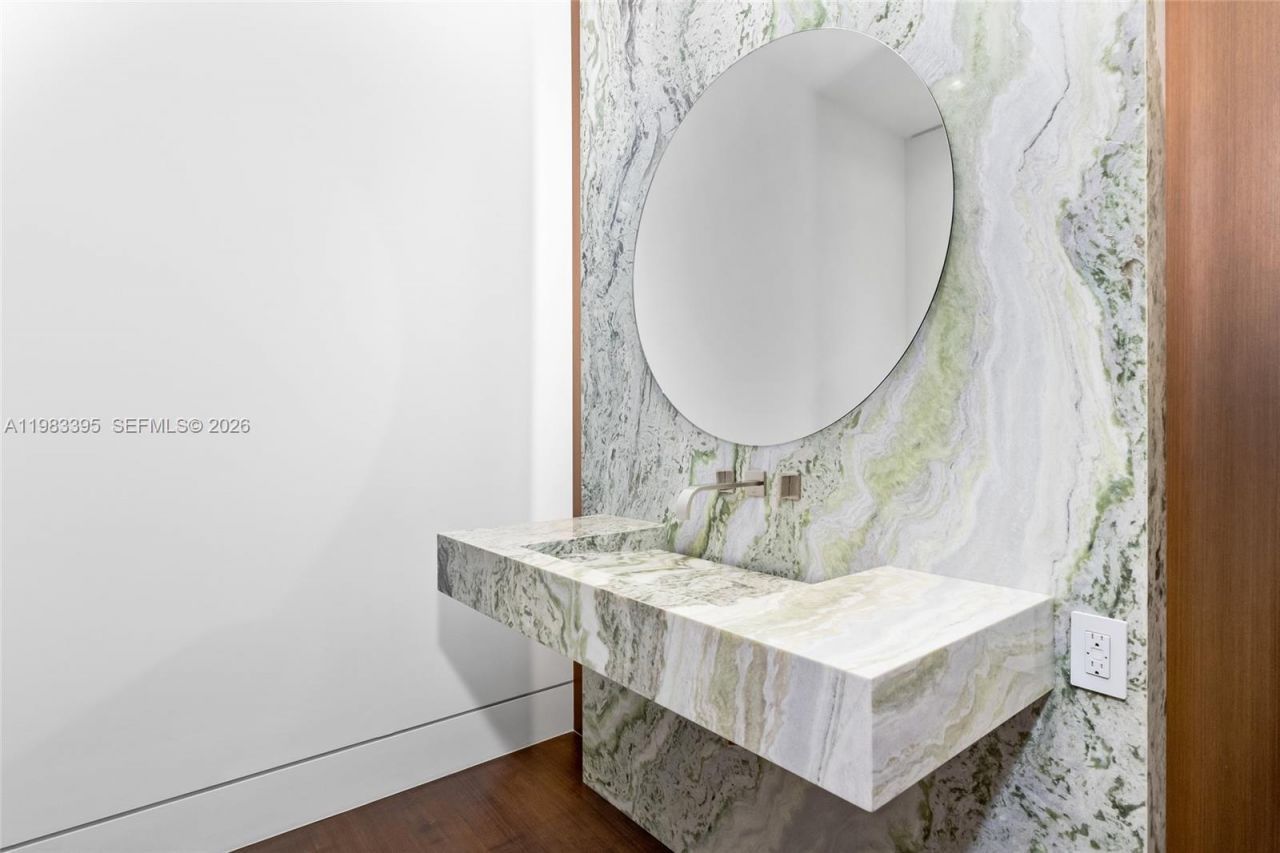 84 Isla Bahia Dr , Fort Lauderdale, FL 33316 Photo