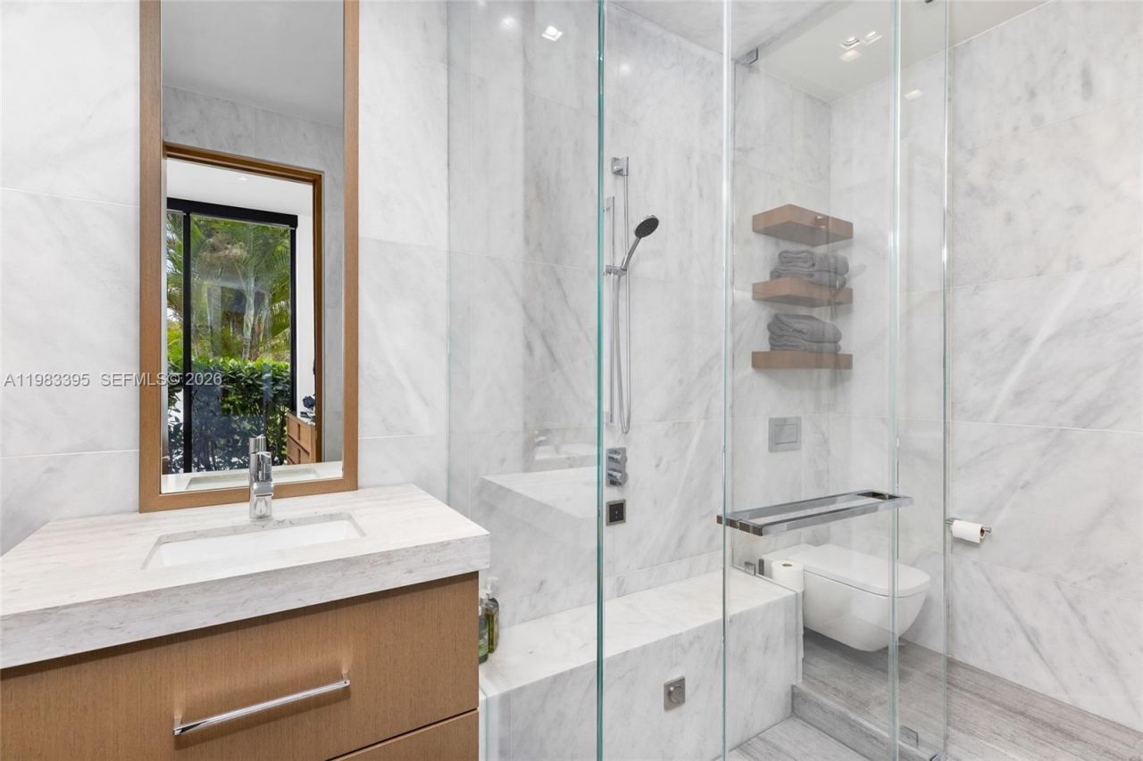 84 Isla Bahia Dr, Fort Lauderdale, FL 33316 Photo