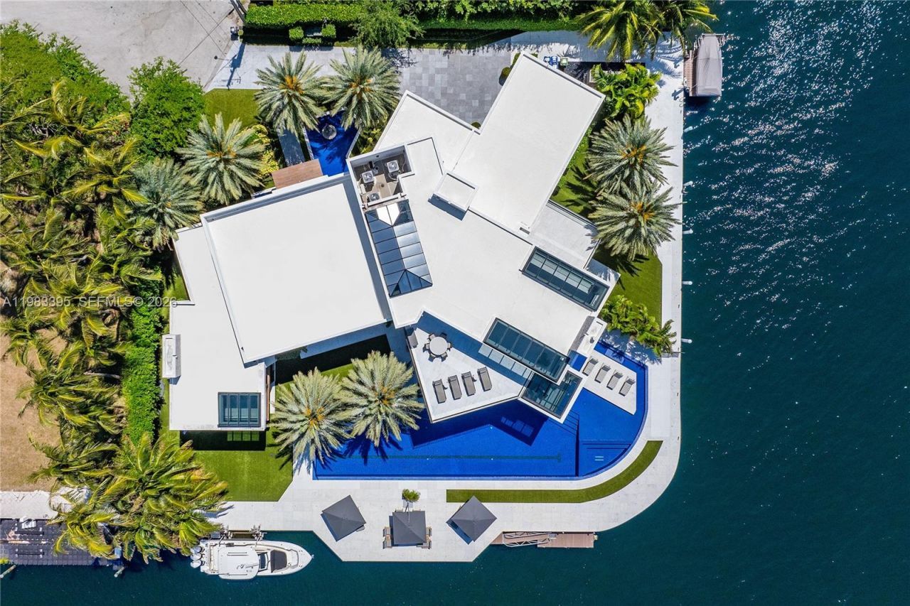 84 Isla Bahia Dr , Fort Lauderdale, FL 33316 Photo