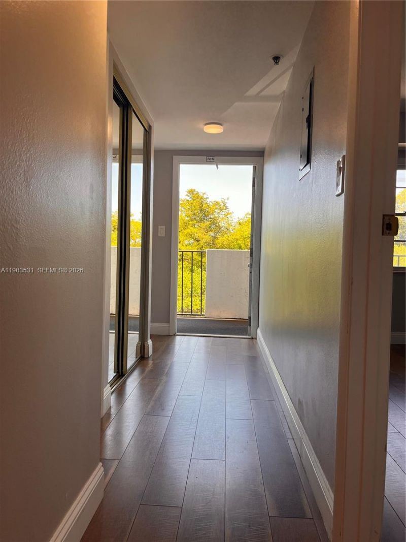 3100 W Rolling Hills Cir , Unit 403, Davie, FL 33328 Photo