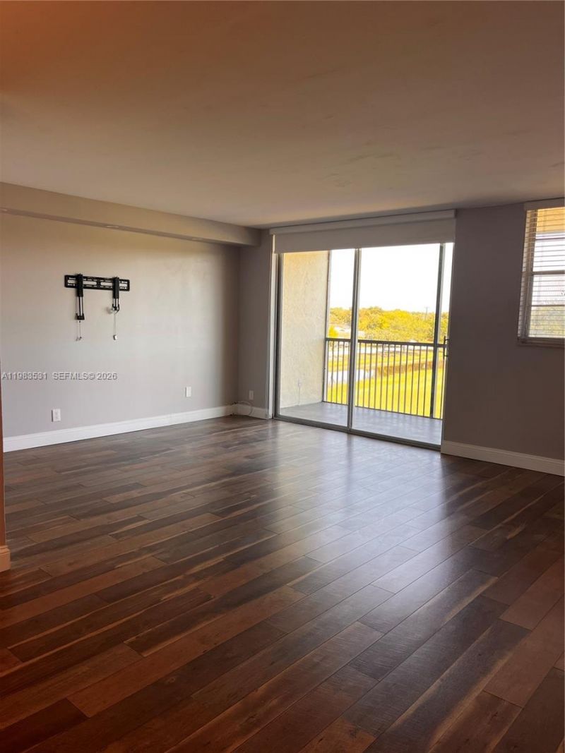 3100 W Rolling Hills Cir, Unit 403, Davie, FL 33328 Photo