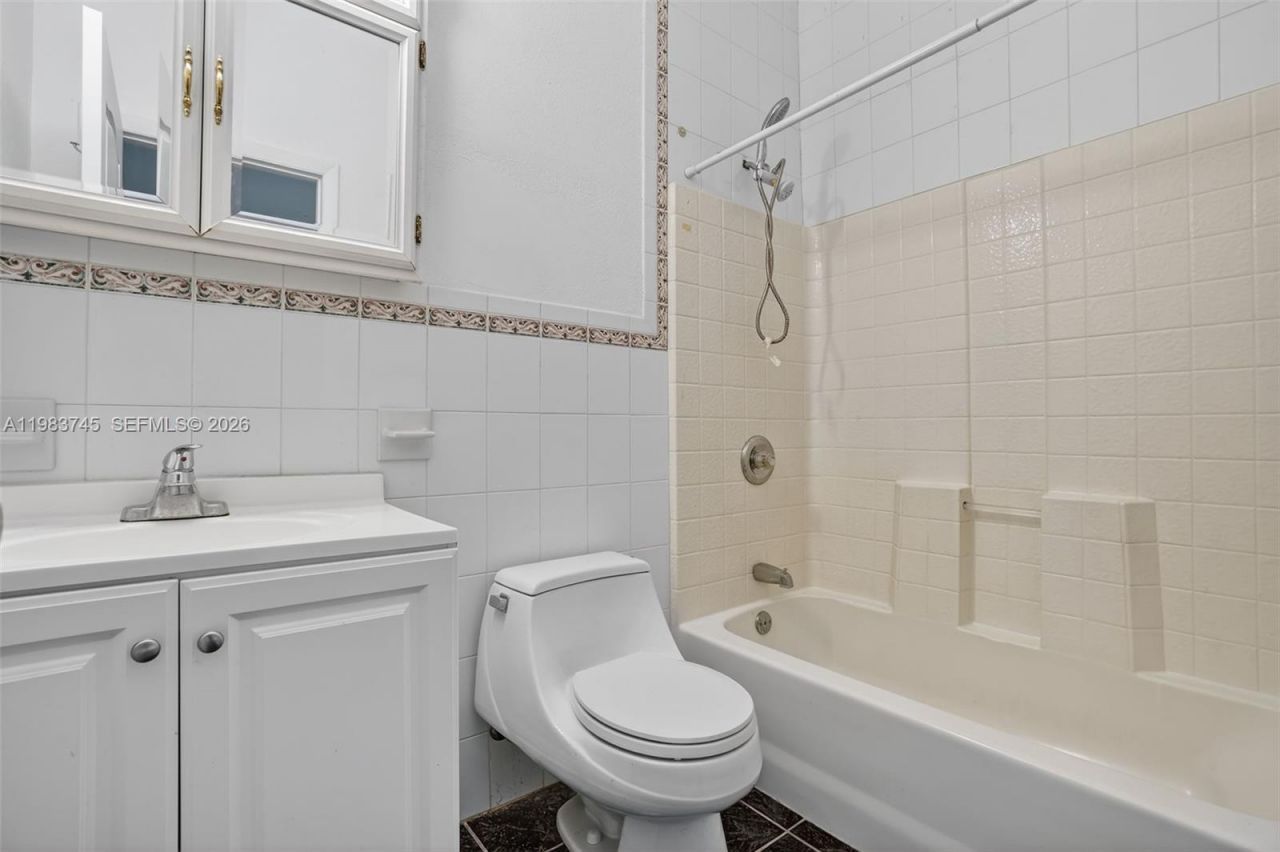 9000 SW 202nd Ter, Cutler Bay, FL 33189 Photo