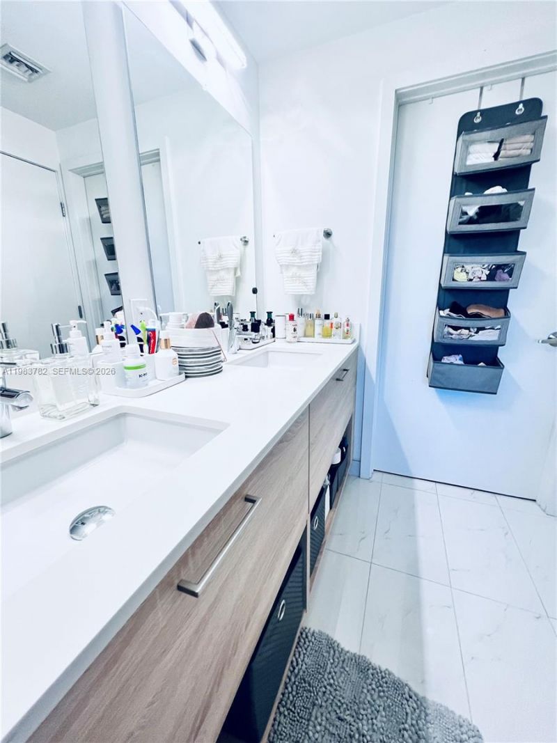 16385 Biscayne Blvd, Unit 303, Sunny Isles Beach, FL 33160 Photo