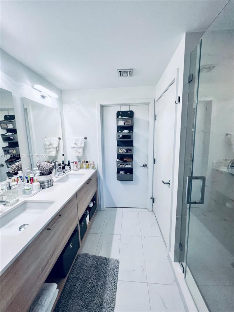 16385 Biscayne Blvd, Unit 303, Sunny Isles Beach, FL 33160 Photo