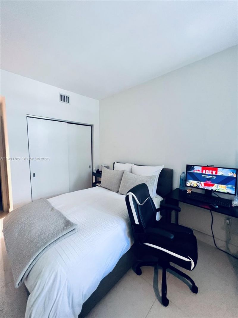 16385 Biscayne Blvd, Unit 303, Sunny Isles Beach, FL 33160 Photo