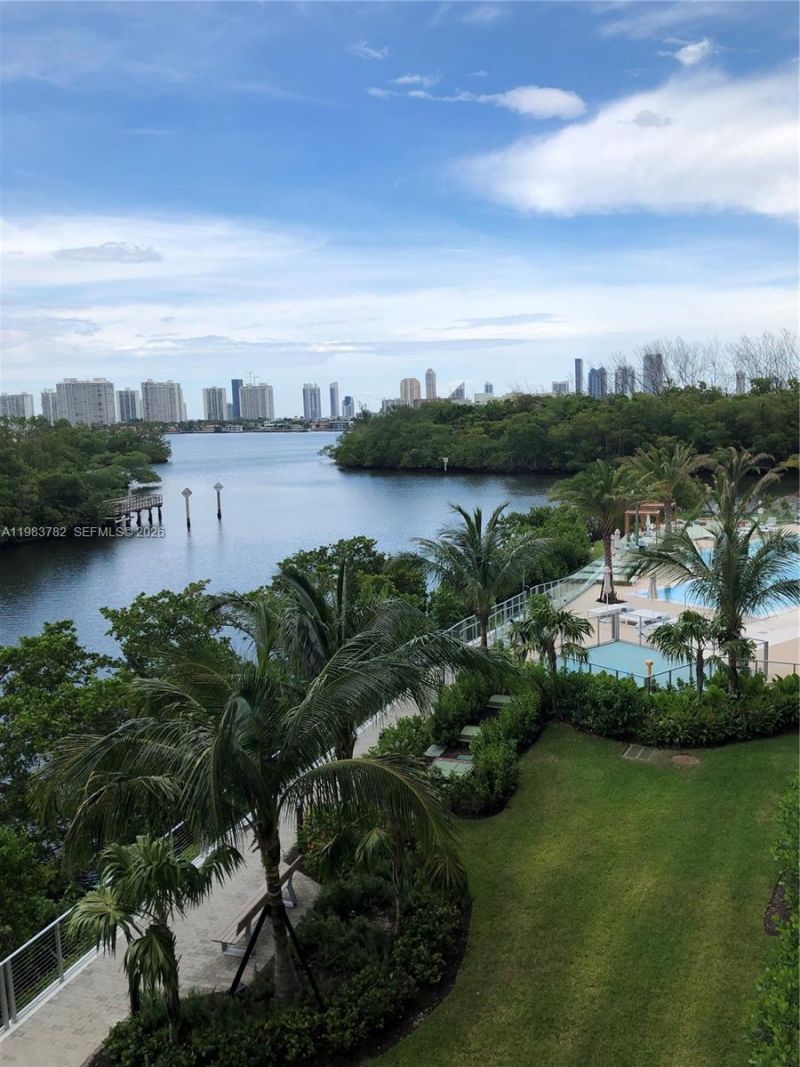 16385 Biscayne Blvd, Unit 303, Sunny Isles Beach, FL 33160 Photo
