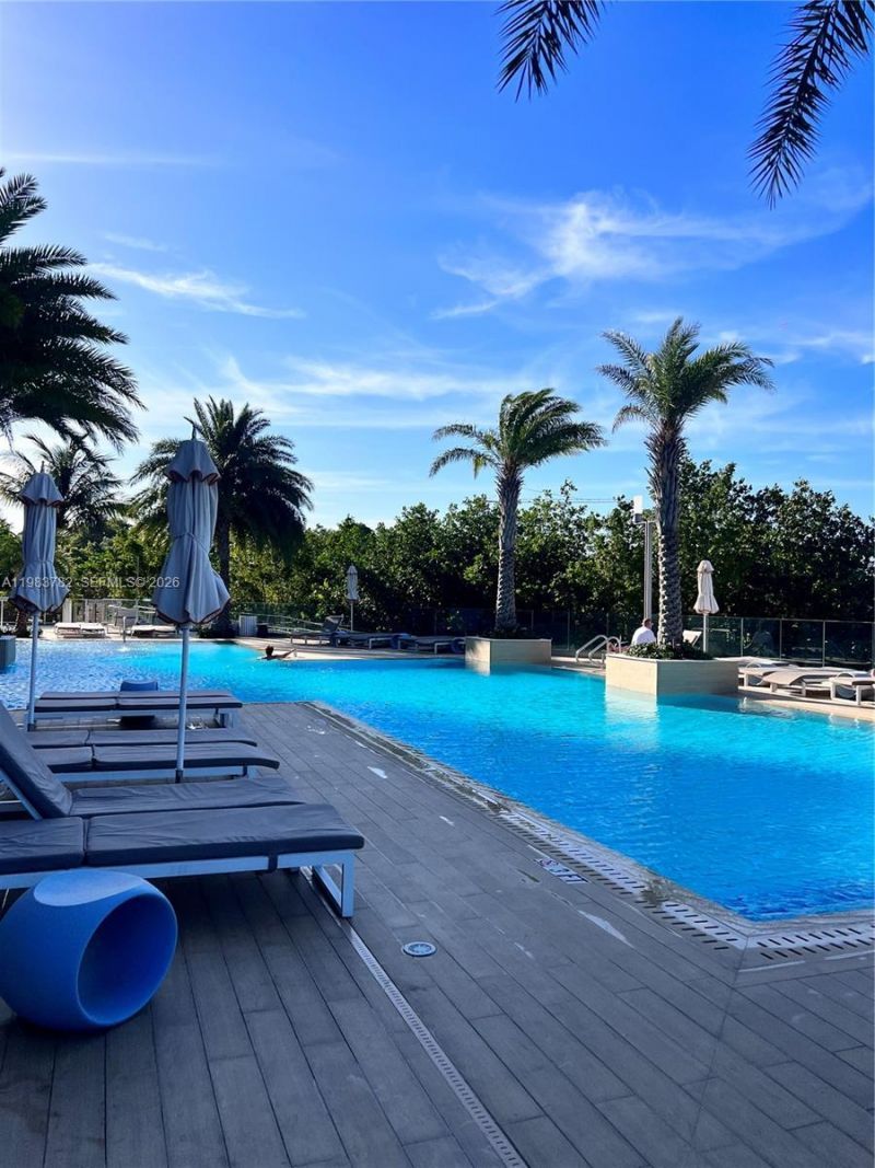 16385 Biscayne Blvd, Unit 303, Sunny Isles Beach, FL 33160 Photo