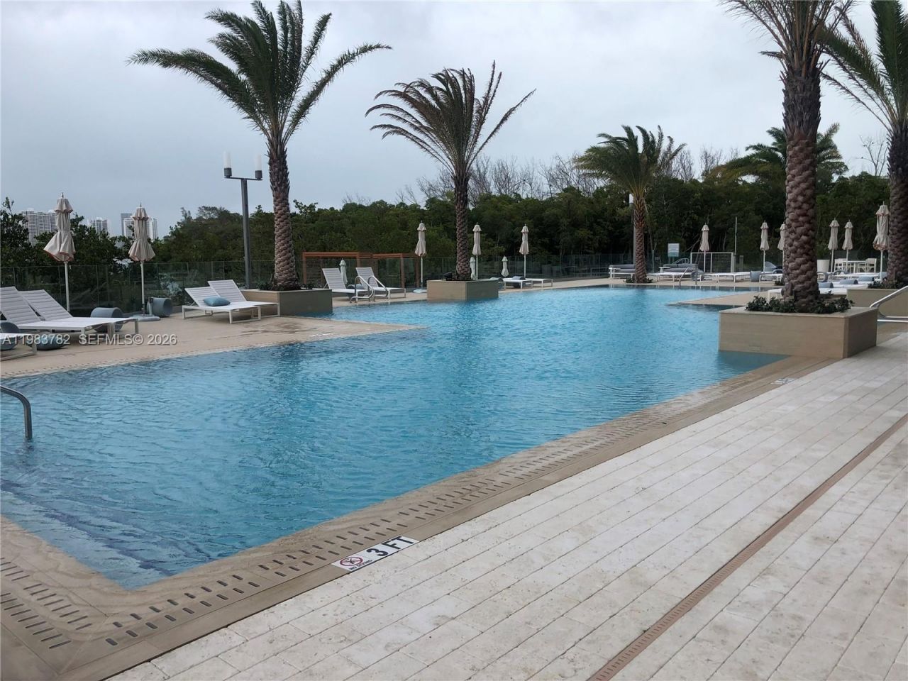 16385 Biscayne Blvd, Unit 303, Sunny Isles Beach, FL 33160 Photo