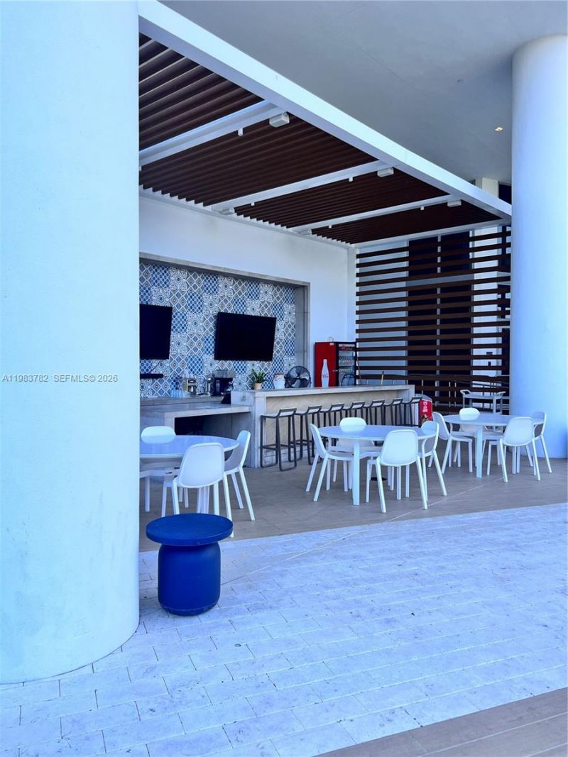 16385 Biscayne Blvd, Unit 303, Sunny Isles Beach, FL 33160 Photo