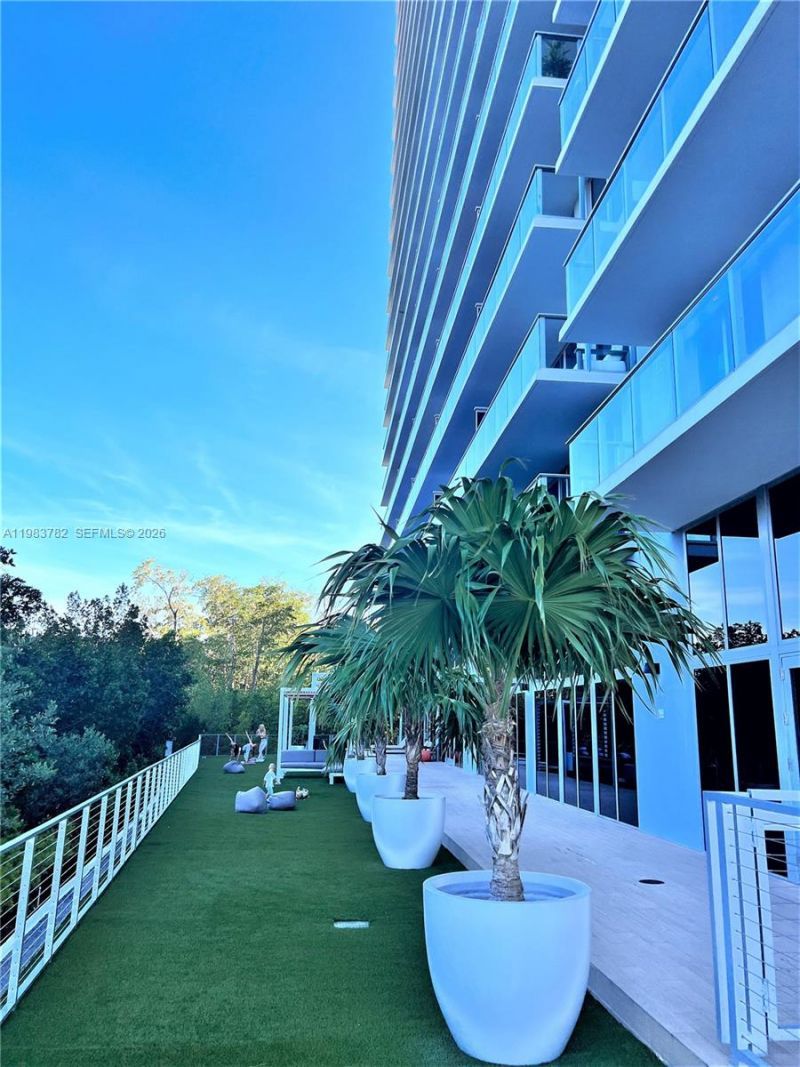 16385 Biscayne Blvd, Unit 303, Sunny Isles Beach, FL 33160 Photo