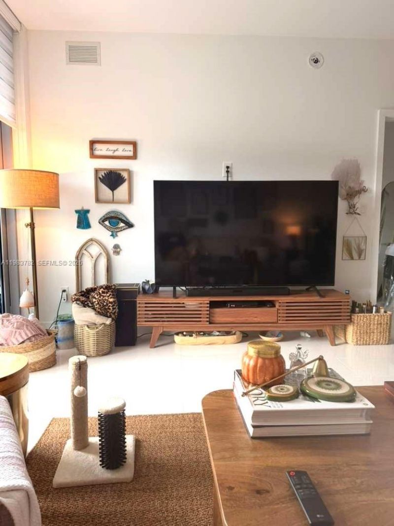 16385 Biscayne Blvd, Unit 303, Sunny Isles Beach, FL 33160 Photo