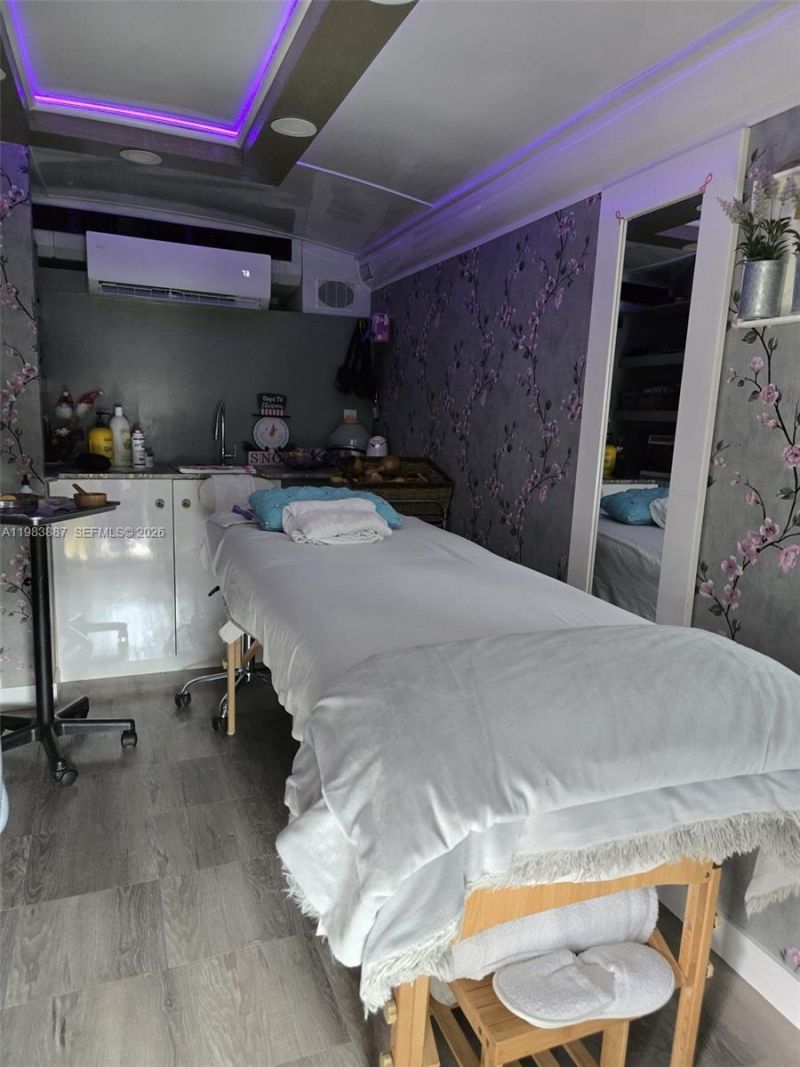 Movil Spa SW For Sale, Miami, FL 33145 Photo
