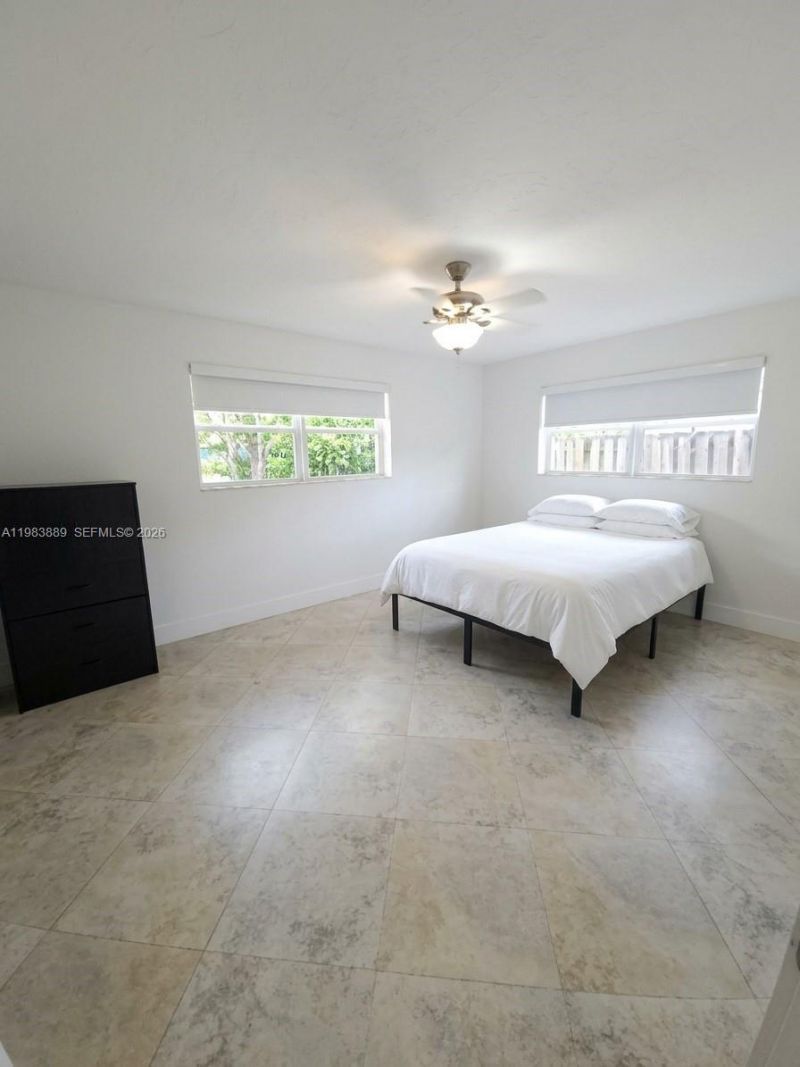 804 NE 2nd St, Hallandale Beach, FL 33009 Photo