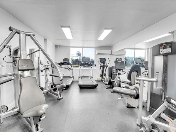 919 Hillcrest Dr, Unit 210, Hollywood, FL 33021