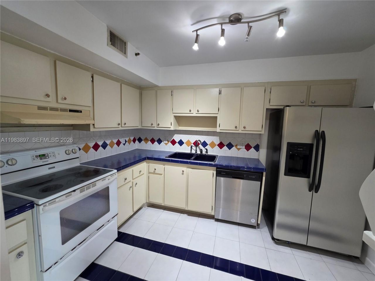 919 Hillcrest Dr, Unit 210, Hollywood, FL 33021 Photo