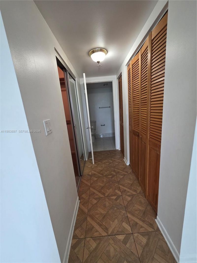 919 Hillcrest Dr, Unit 210, Hollywood, FL 33021 Photo