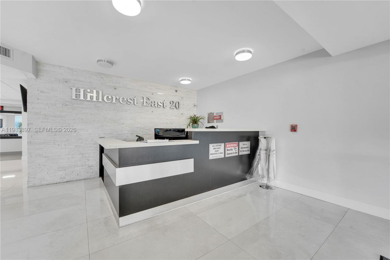 919 Hillcrest Dr, Unit 210, Hollywood, FL 33021 Photo