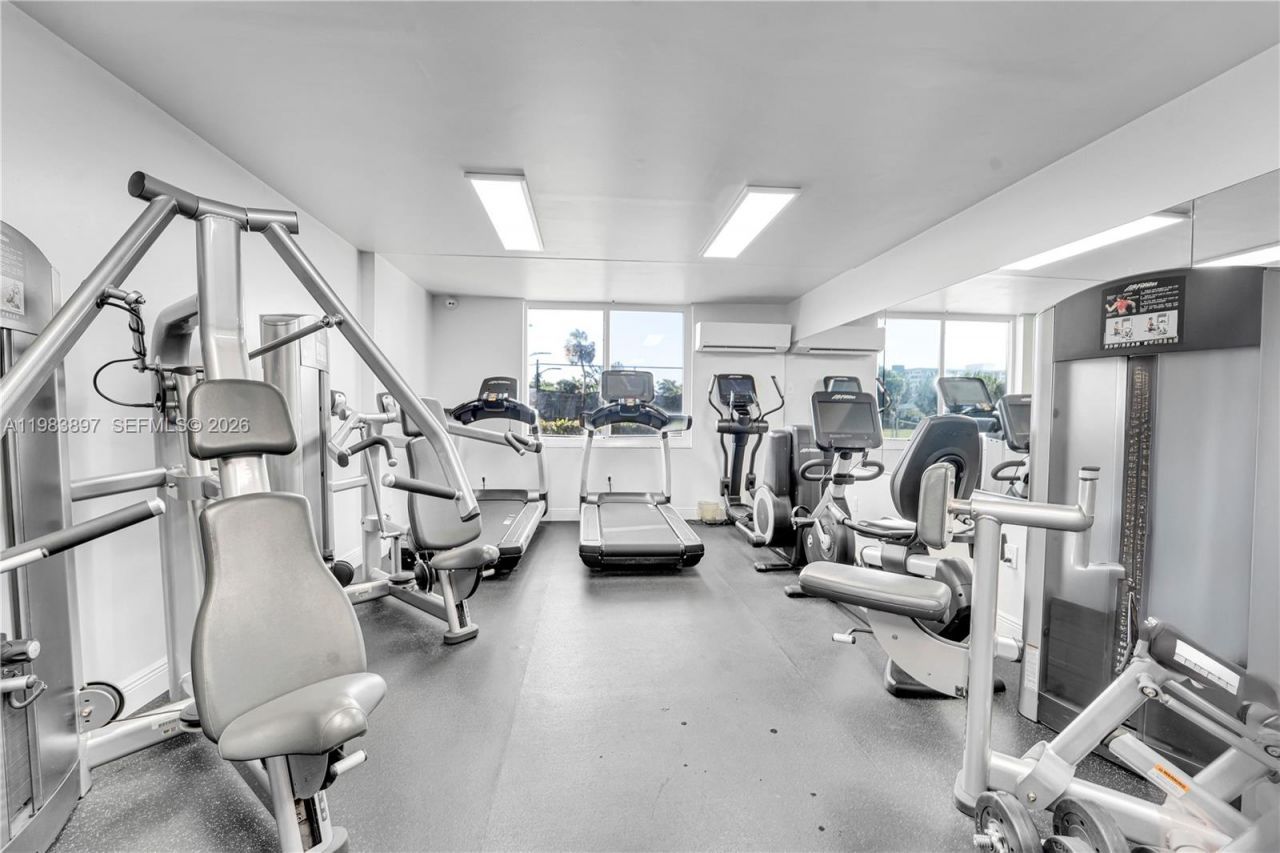 919 Hillcrest Dr , Unit 210, Hollywood, FL 33021 Photo