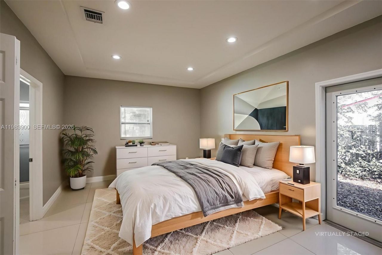 2835 NW 14th St, Fort Lauderdale, FL 33311 Photo