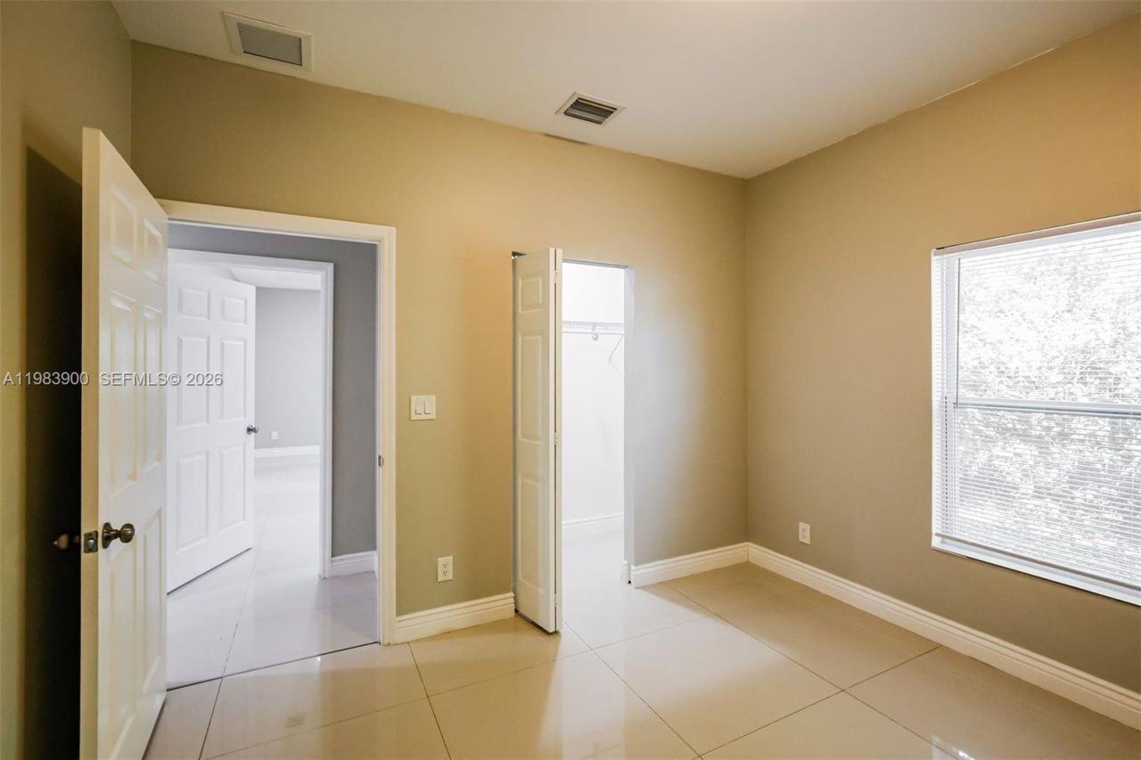 2835 NW 14th St, Fort Lauderdale, FL 33311 Photo